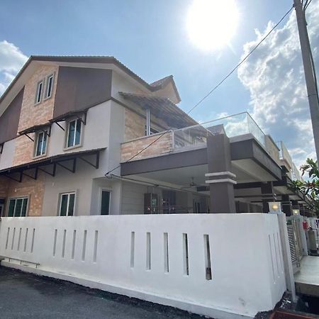Simfoni Families Suite Kuah Exterior foto