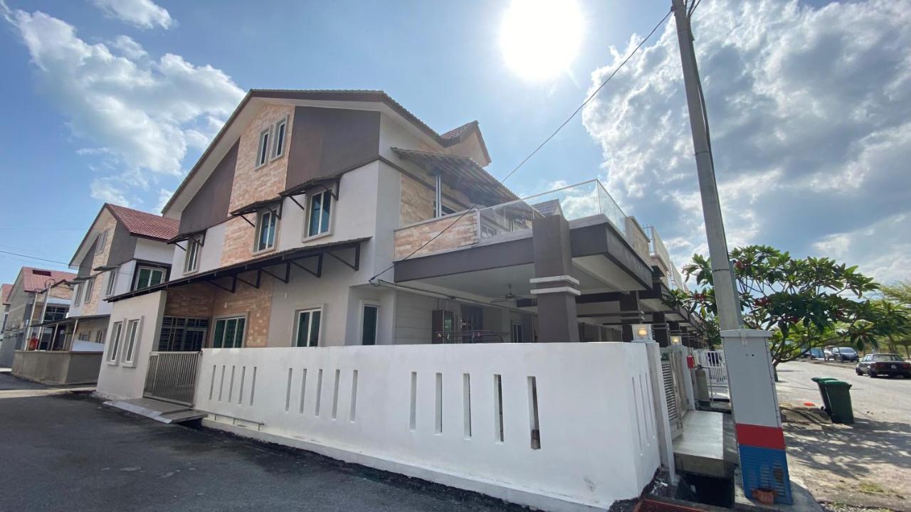 Simfoni Families Suite Kuah Exterior foto